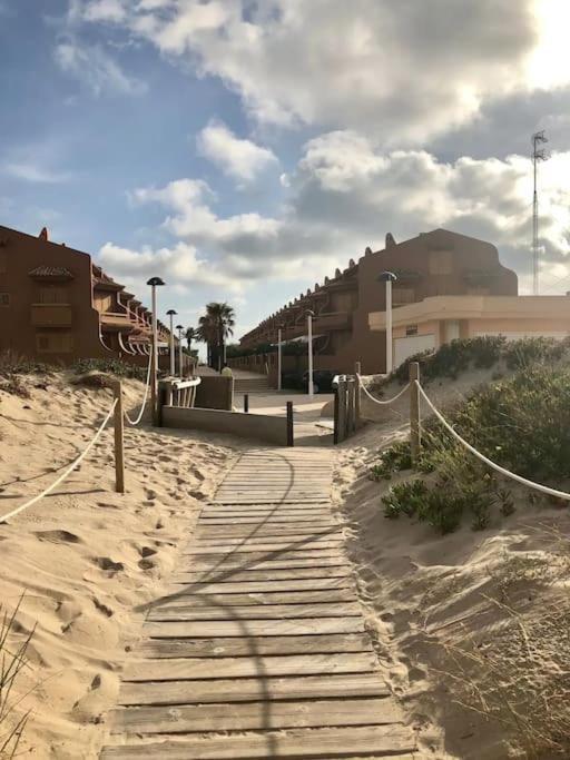 Chalet Adosado En La Playa De El Perellonet Con Piscina, Pista Tenis Валенсія Екстер'єр фото